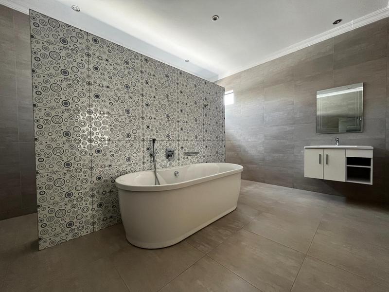 To Let 5 Bedroom Property for Rent in Waterkloof Ridge Gauteng
