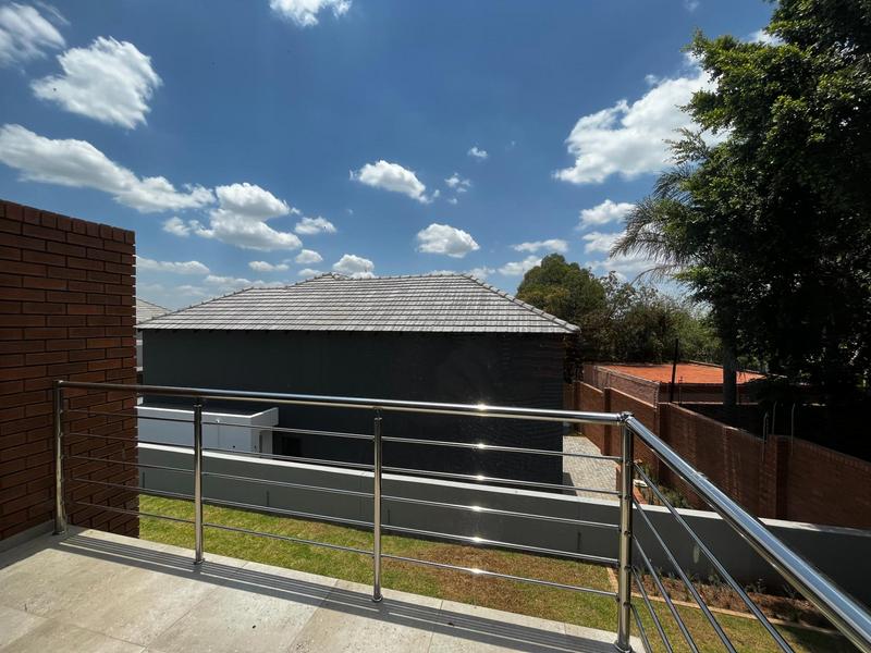 To Let 5 Bedroom Property for Rent in Waterkloof Ridge Gauteng