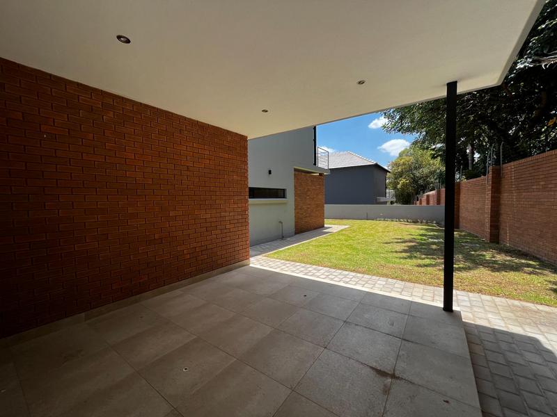 To Let 5 Bedroom Property for Rent in Waterkloof Ridge Gauteng