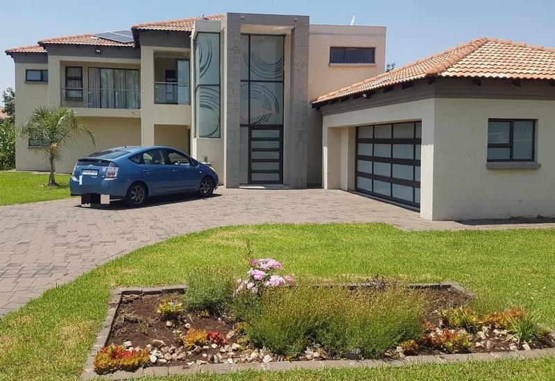 5 Bedroom Property for Sale in Heuwelsig Estate Gauteng