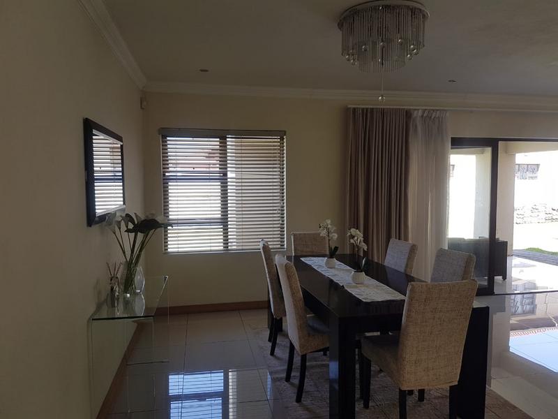 5 Bedroom Property for Sale in Heuwelsig Estate Gauteng