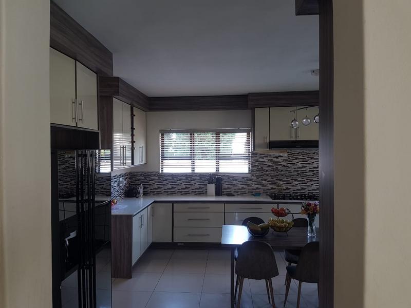 5 Bedroom Property for Sale in Heuwelsig Estate Gauteng