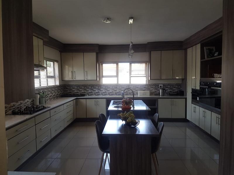 5 Bedroom Property for Sale in Heuwelsig Estate Gauteng