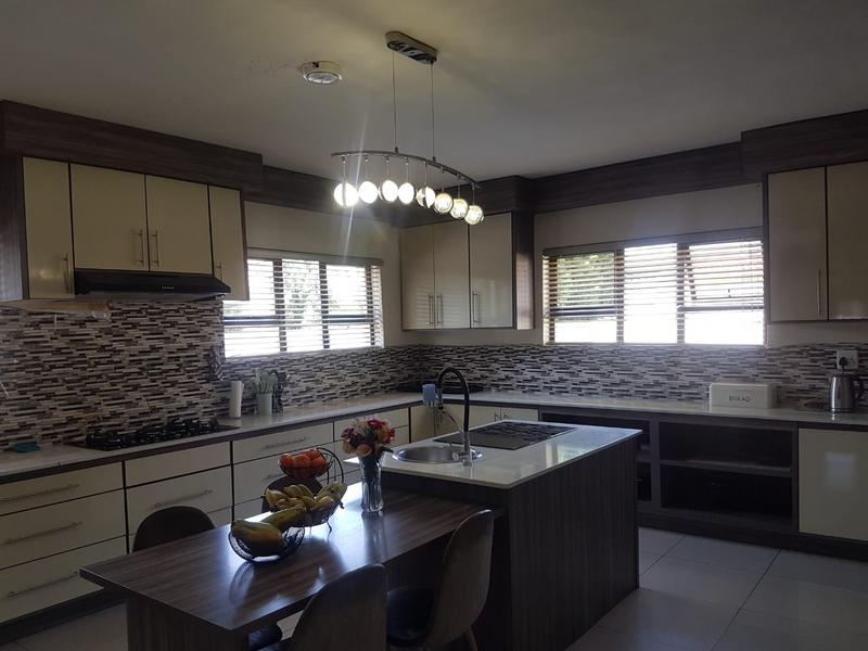 5 Bedroom Property for Sale in Heuwelsig Estate Gauteng