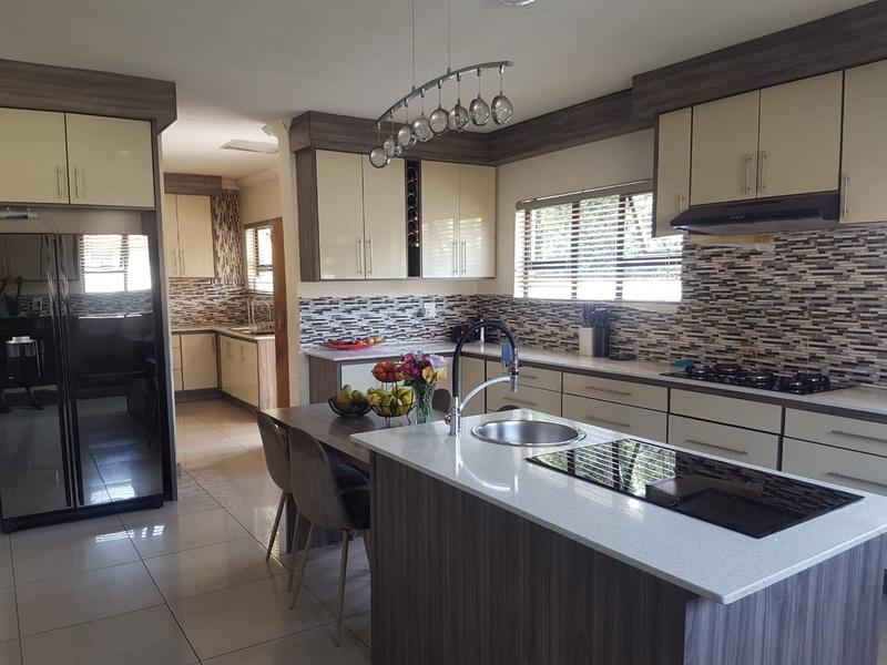 5 Bedroom Property for Sale in Heuwelsig Estate Gauteng