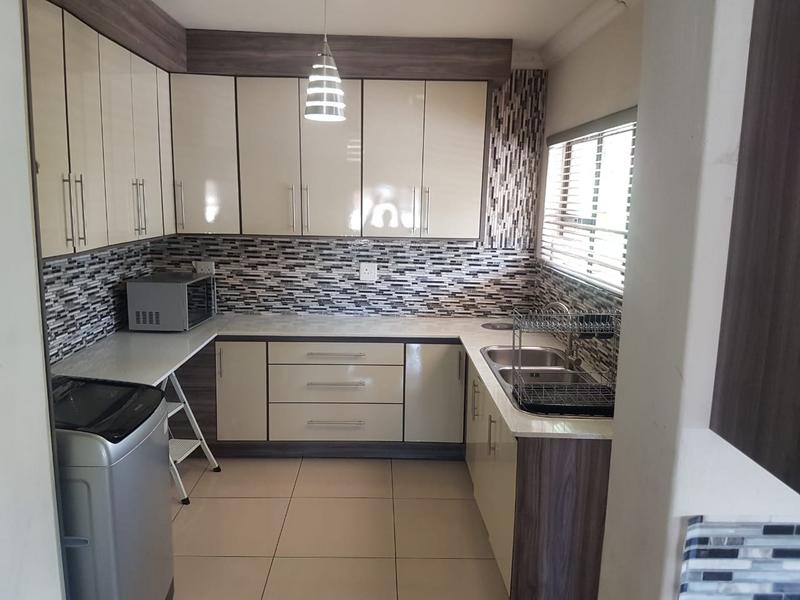 5 Bedroom Property for Sale in Heuwelsig Estate Gauteng