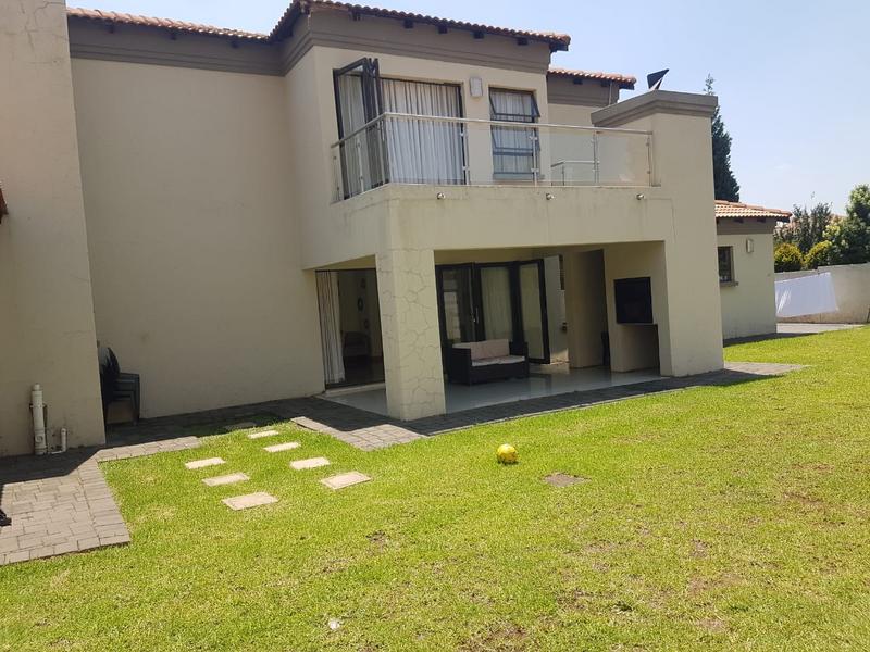 5 Bedroom Property for Sale in Heuwelsig Estate Gauteng