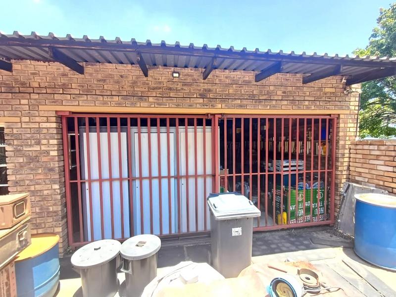 3 Bedroom Property for Sale in Mountain View Gauteng