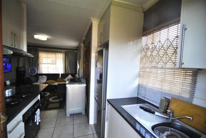 2 Bedroom Property for Sale in Dawn Park Gauteng