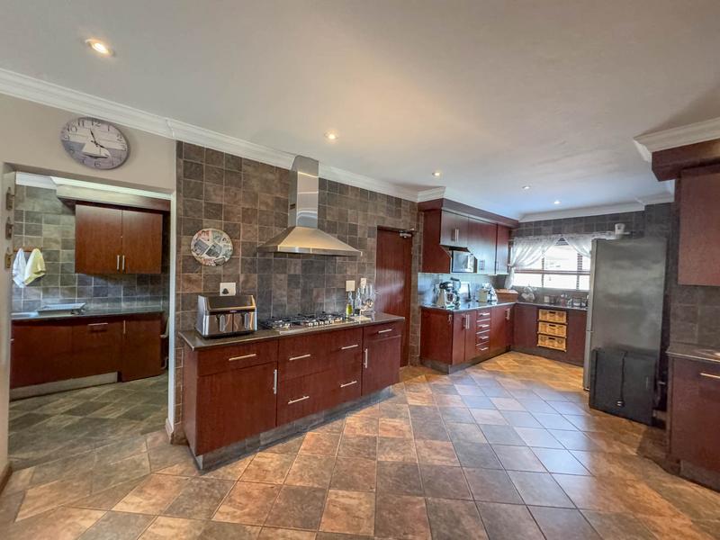 5 Bedroom Property for Sale in Midstream Estate Gauteng