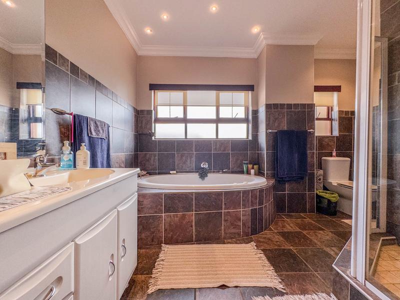 5 Bedroom Property for Sale in Midstream Estate Gauteng