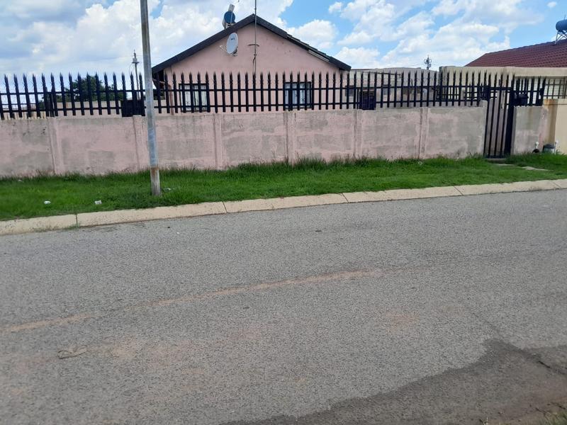 3 Bedroom Property for Sale in Lenasia South Gauteng