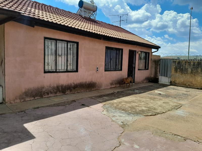 3 Bedroom Property for Sale in Lenasia South Gauteng