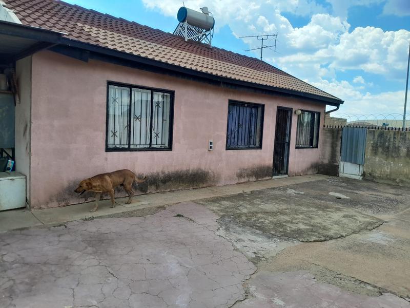 3 Bedroom Property for Sale in Lenasia South Gauteng