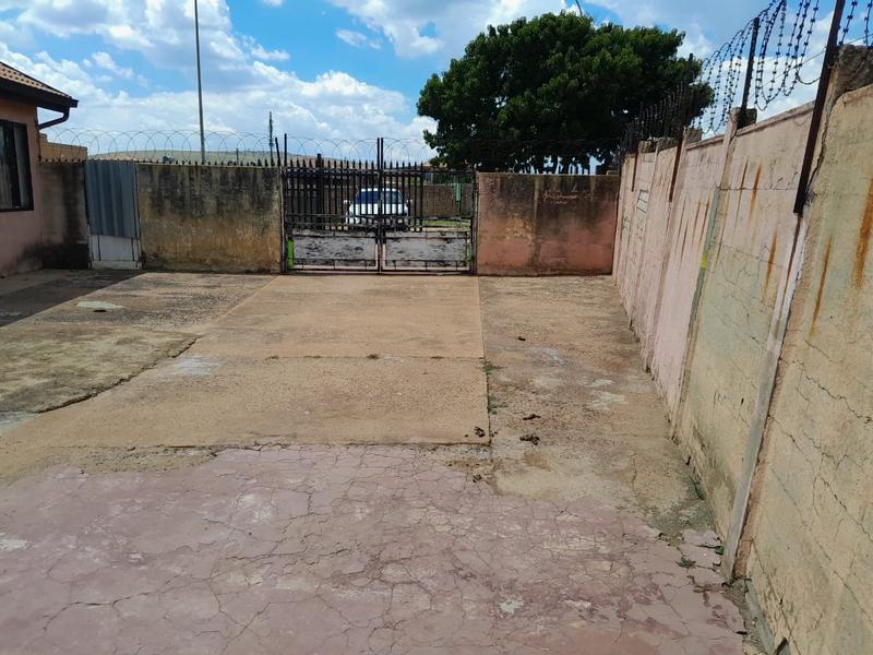 3 Bedroom Property for Sale in Lenasia South Gauteng