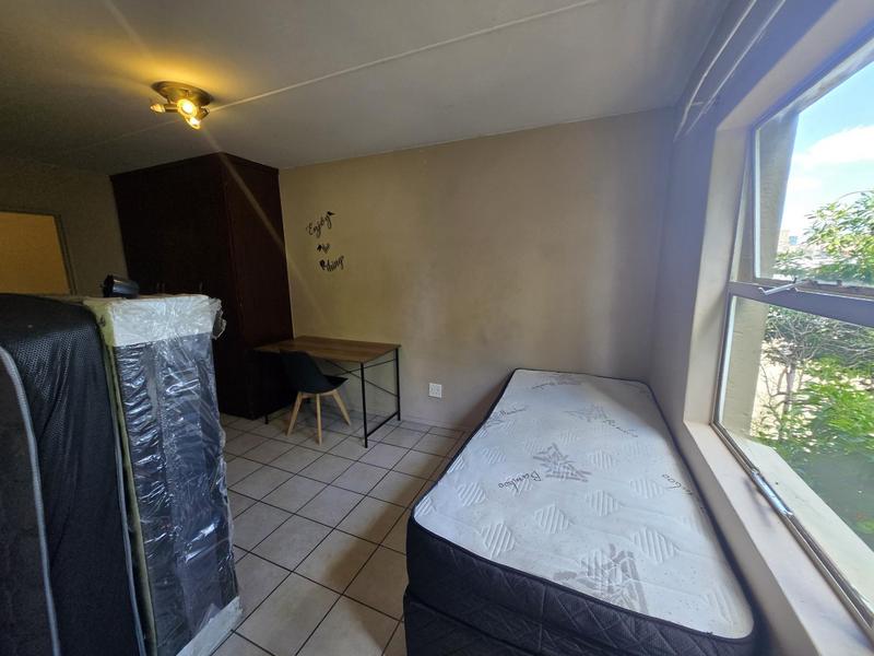 To Let 2 Bedroom Property for Rent in Braamfontein Gauteng