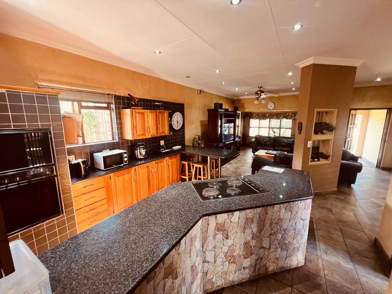 4 Bedroom Property for Sale in Florauna Gauteng