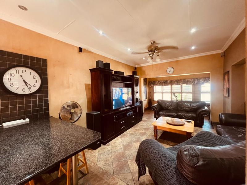 4 Bedroom Property for Sale in Florauna Gauteng