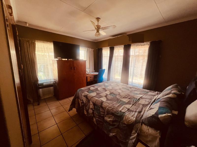 4 Bedroom Property for Sale in Jan Niemand Park Gauteng