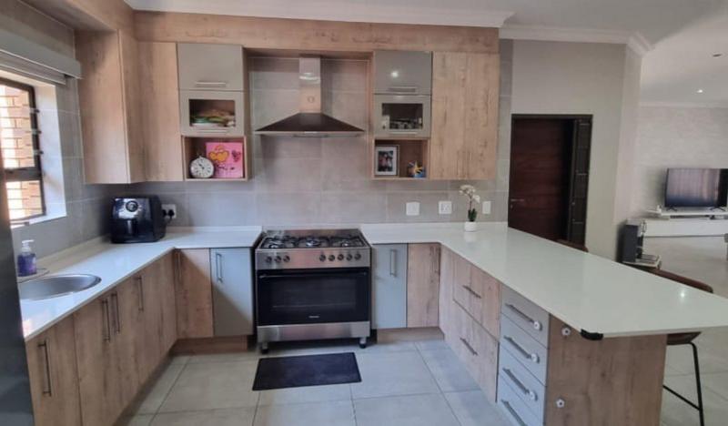 3 Bedroom Property for Sale in Brackenhurst Gauteng