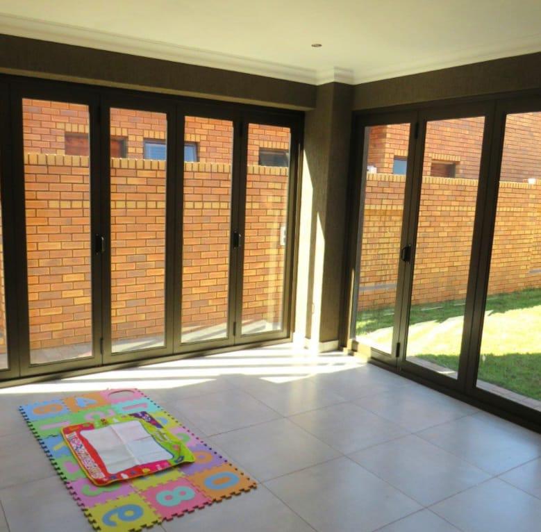 3 Bedroom Property for Sale in Brackenhurst Gauteng