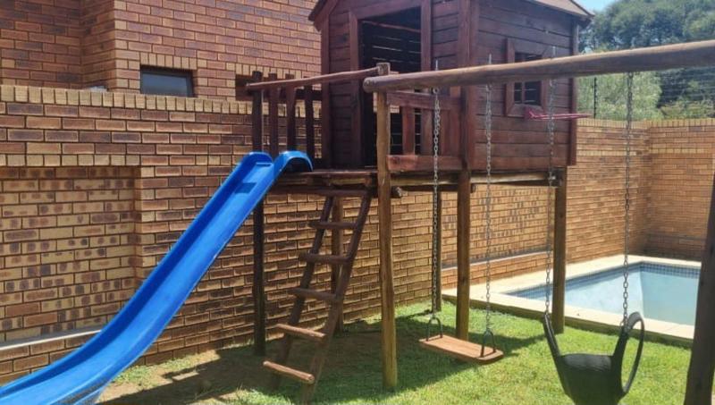 3 Bedroom Property for Sale in Brackenhurst Gauteng