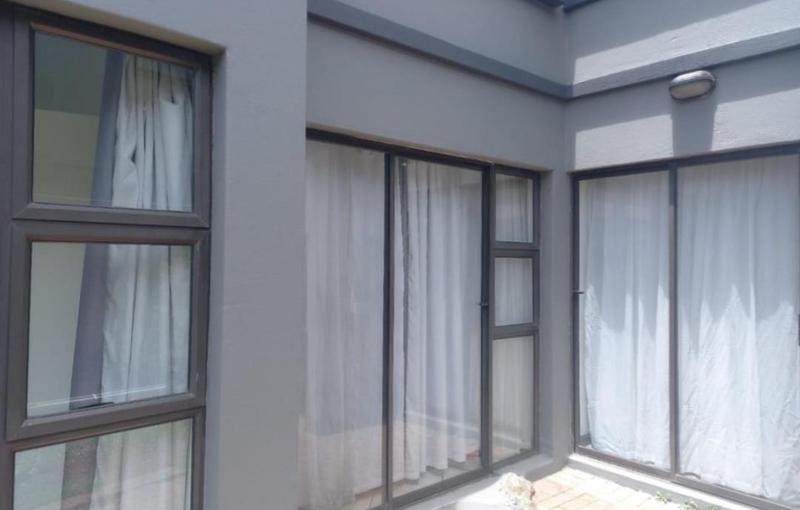 2 Bedroom Property for Sale in New Redruth Gauteng