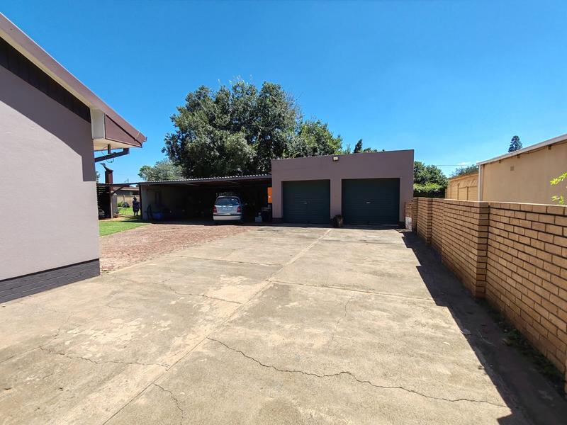 4 Bedroom Property for Sale in Meyerton Central Gauteng