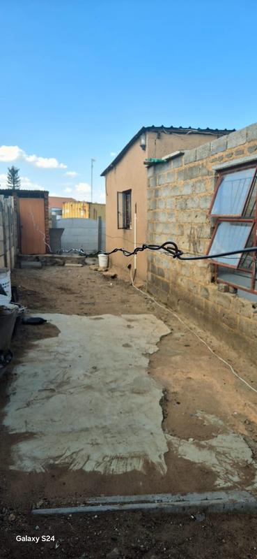 7 Bedroom Property for Sale in Tembisa Gauteng