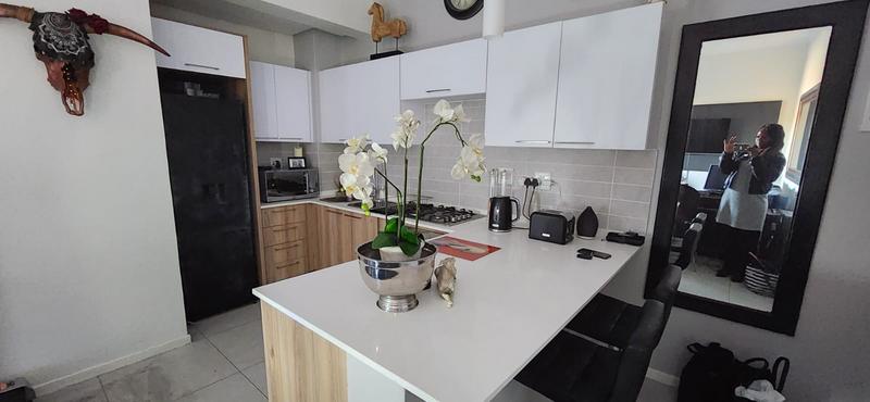 To Let 1 Bedroom Property for Rent in Modderfontein Gauteng