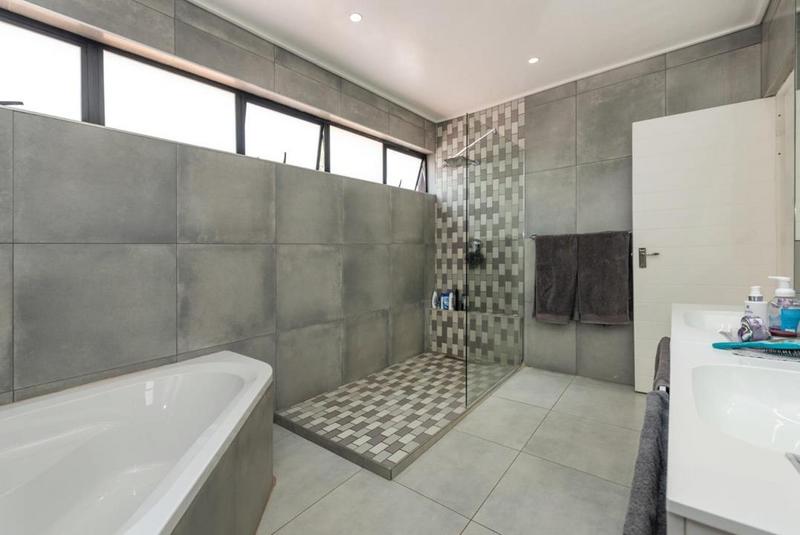 3 Bedroom Property for Sale in Bedfordview Gauteng