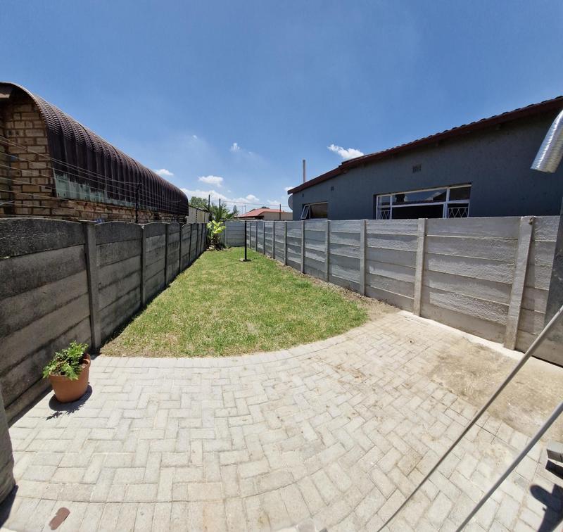 To Let 2 Bedroom Property for Rent in Brenthurst Gauteng