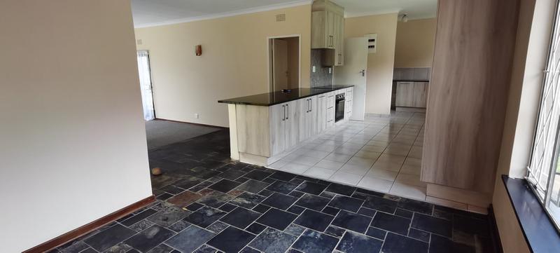 To Let 3 Bedroom Property for Rent in Wilro Park Gauteng