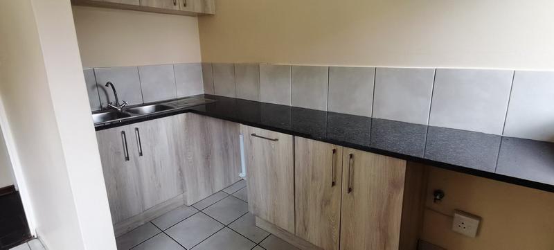 To Let 3 Bedroom Property for Rent in Wilro Park Gauteng