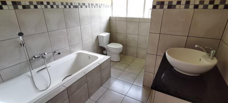 To Let 3 Bedroom Property for Rent in Wilro Park Gauteng