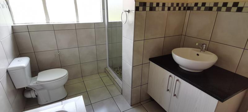 To Let 3 Bedroom Property for Rent in Wilro Park Gauteng