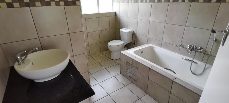 To Let 3 Bedroom Property for Rent in Wilro Park Gauteng