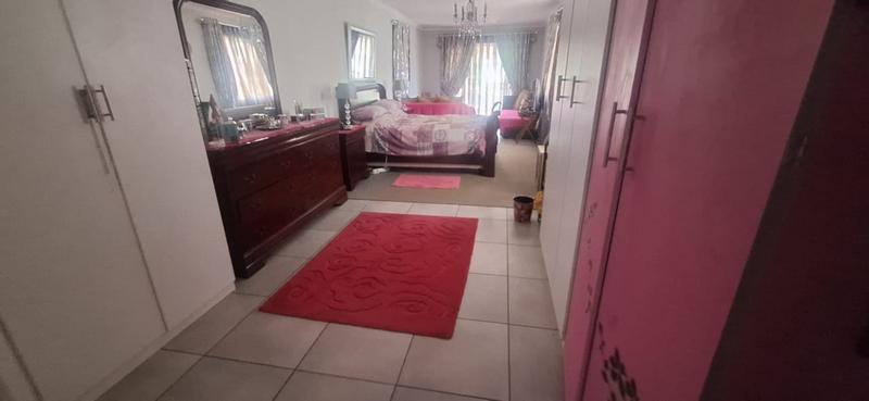 4 Bedroom Property for Sale in Carletonville Central Gauteng