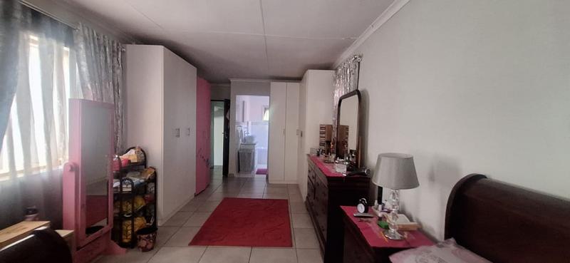 4 Bedroom Property for Sale in Carletonville Central Gauteng