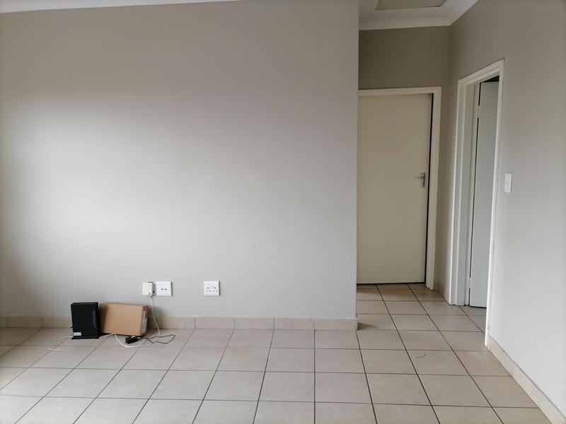 To Let 2 Bedroom Property for Rent in Die Hoewes Gauteng