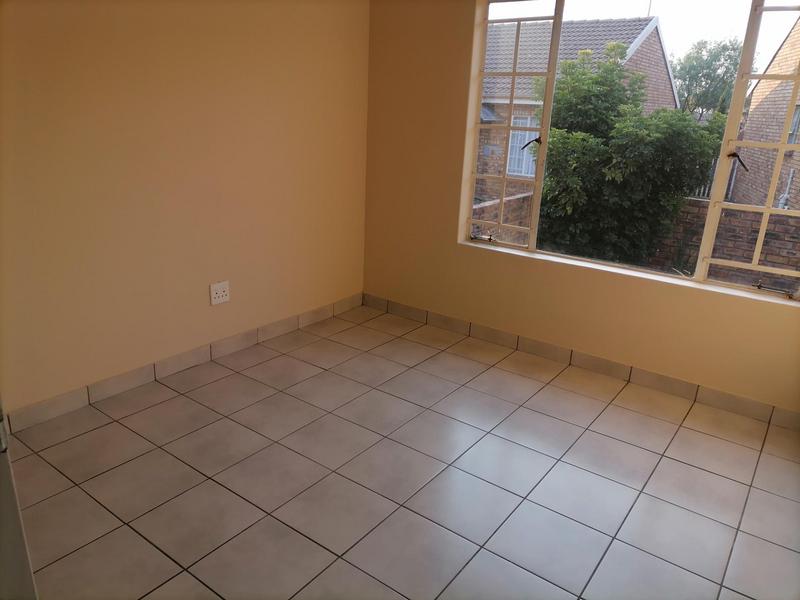 To Let 2 Bedroom Property for Rent in Pierre Van Ryneveld Gauteng