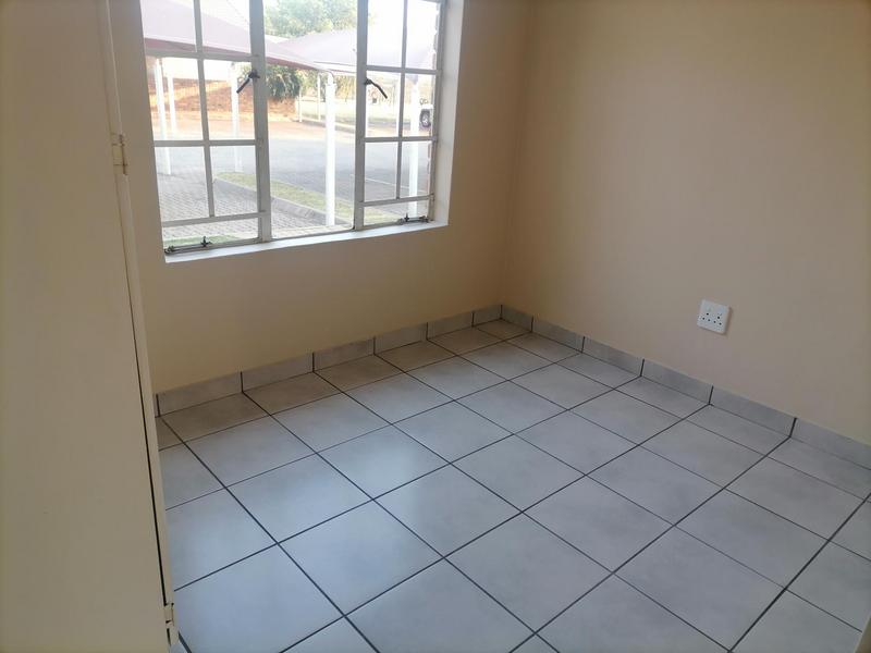 To Let 2 Bedroom Property for Rent in Pierre Van Ryneveld Gauteng