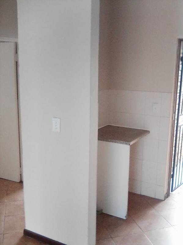 To Let 2 Bedroom Property for Rent in Honeypark Gauteng