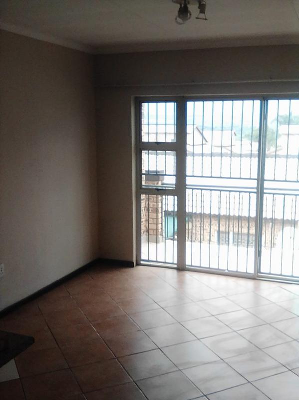 To Let 2 Bedroom Property for Rent in Honeypark Gauteng