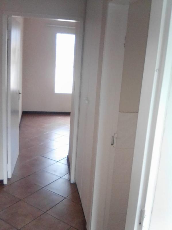 To Let 2 Bedroom Property for Rent in Honeypark Gauteng