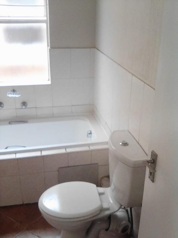 To Let 2 Bedroom Property for Rent in Honeypark Gauteng