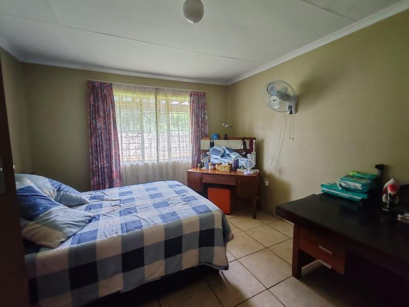 5 Bedroom Property for Sale in Claremont Gauteng