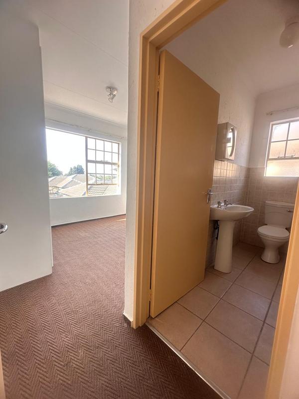 2 Bedroom Property for Sale in Heuwelsig Estate Gauteng