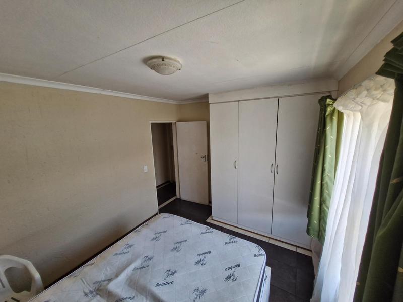 2 Bedroom Property for Sale in Gosforth Park Gauteng