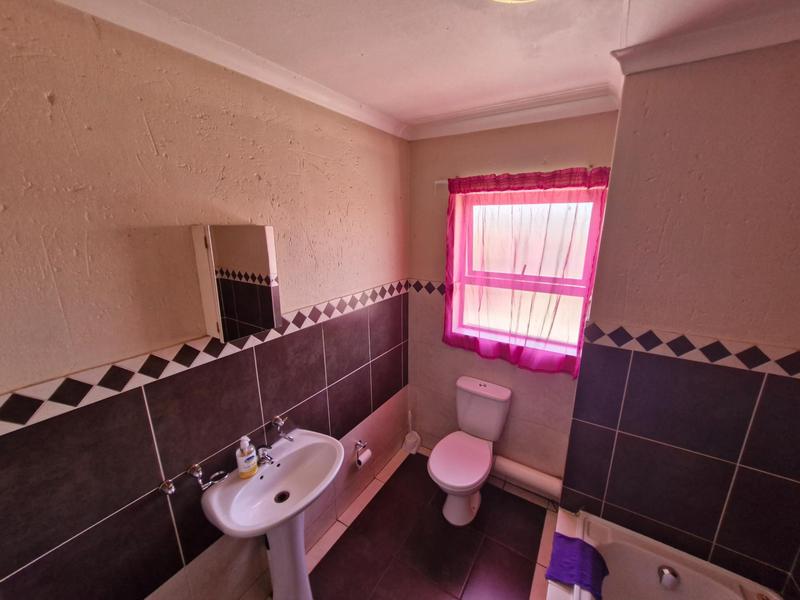 2 Bedroom Property for Sale in Gosforth Park Gauteng